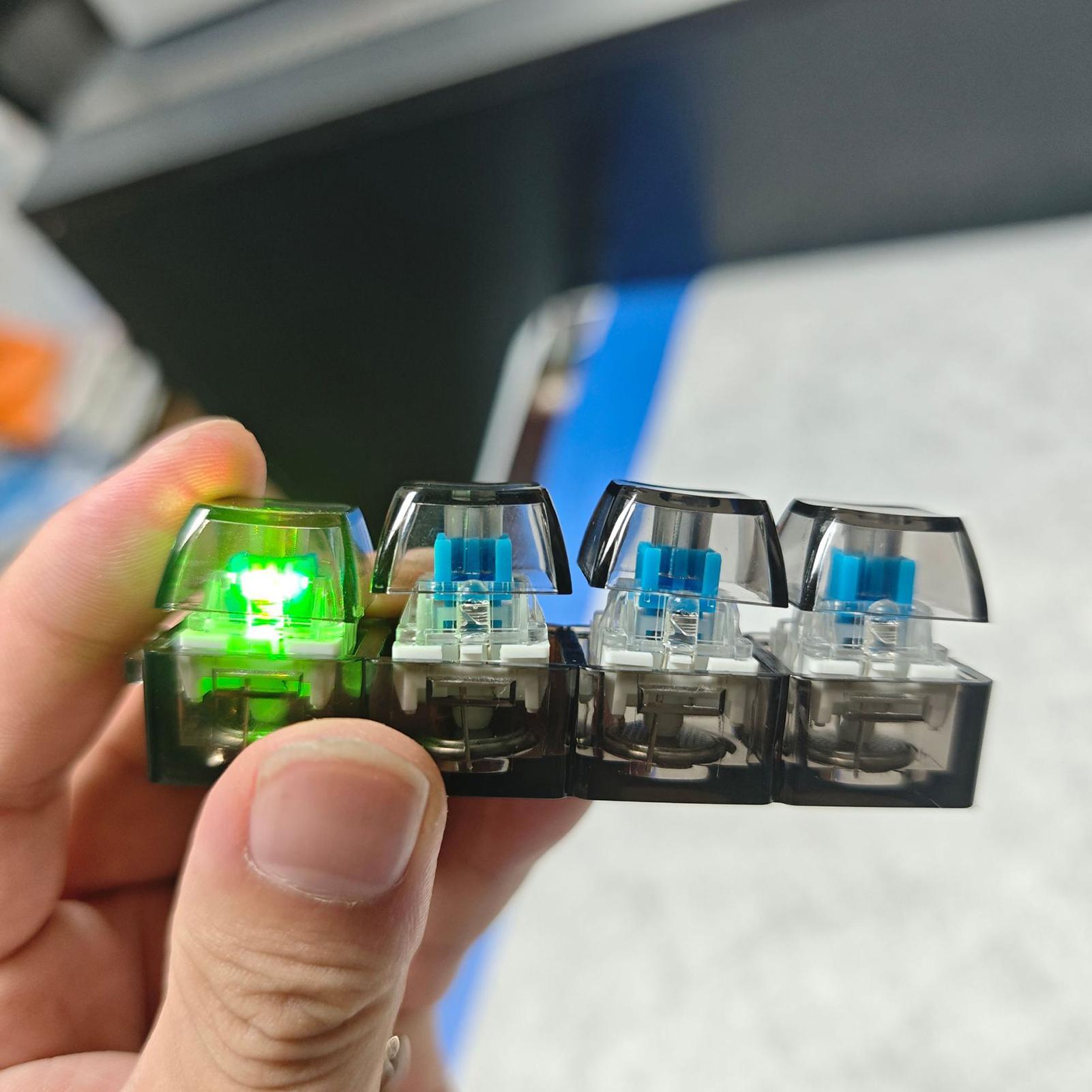 ألعاب تخفيف التوتر على شكل لوح - مراجعة Keyboard Switch Tester وسعره