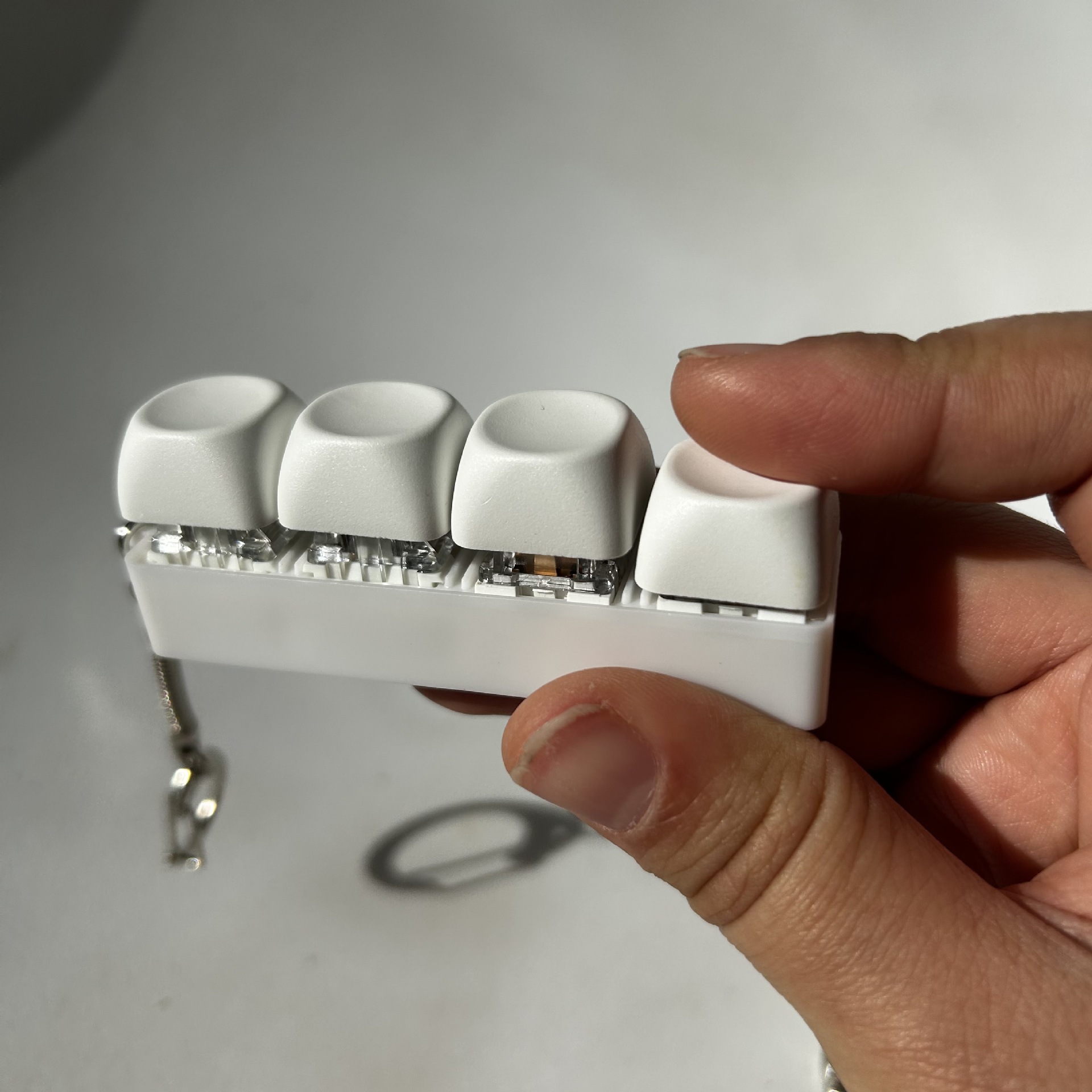 جهاز اختبار مفاتيح لوحة المفات - مراجعة Keyboard Switch Tester وسعره